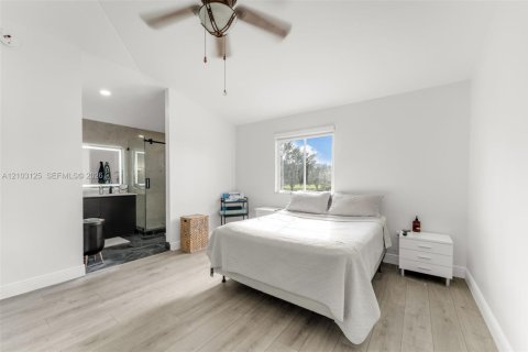 Touwnhouse à vendre à Miami, Floride: 3 chambres, 135.82 m2 № 2407829 - photo 15