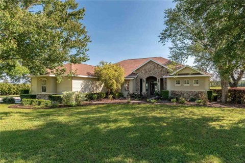 House in Morriston, Florida 3 bedrooms, 263.38 sq.m. № 1634061 - photo 1