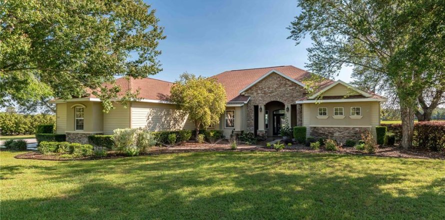 House in Morriston, Florida 3 bedrooms, 263.38 sq.m. № 1634061