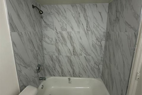 Снять в аренду квартиру в Киссимми, Флорида 2 спальни, 122.91м2, № 2199225 - фото 15