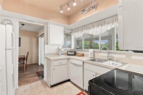 Villa ou maison à vendre à Port Charlotte, Floride: 2 chambres, 148.36 m2 № 2410678 - photo 13