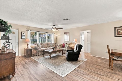 Villa ou maison à vendre à Port Charlotte, Floride: 2 chambres, 148.36 m2 № 2410678 - photo 5