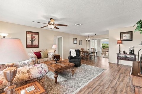 Villa ou maison à vendre à Port Charlotte, Floride: 2 chambres, 148.36 m2 № 2410678 - photo 3