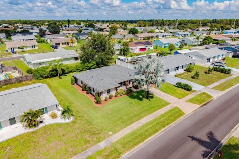 Villa ou maison à vendre à Port Charlotte, Floride: 2 chambres, 148.36 m2 № 2410678 - photo 21
