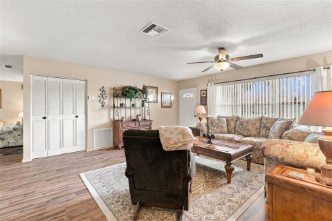 Villa ou maison à vendre à Port Charlotte, Floride: 2 chambres, 148.36 m2 № 2410678 - photo 4