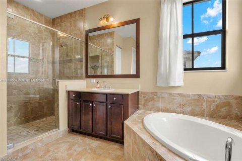 House in Ave Maria, Florida 4 bedrooms, 302.68 sq.m. № 1938667 - photo 27
