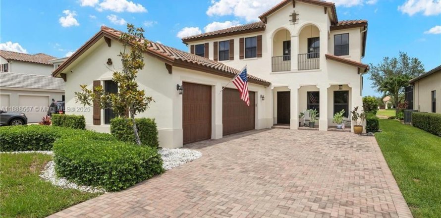 House in Ave Maria, Florida 4 bedrooms, 302.68 sq.m. № 1938667