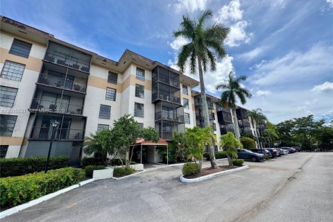 Copropriété à louer à Lauderhill, Floride: 1 chambre, 77.39 m2 № 2085284 - photo 11