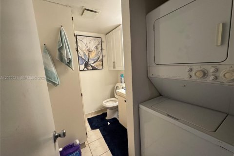 Copropriété à louer à Lauderhill, Floride: 1 chambre, 77.39 m2 № 2085284 - photo 5