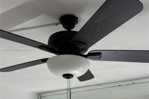 Condominio en alquiler en Plantation, Florida, 2 dormitorios, 76.92 m2 № 2026319 - foto 7