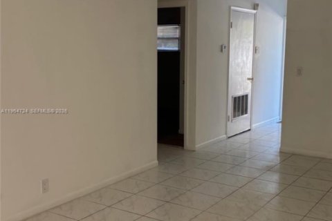 Condominio en alquiler en Plantation, Florida, 2 dormitorios, 76.92 m2 № 2026319 - foto 9