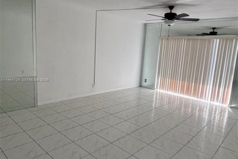 Condominio en alquiler en Plantation, Florida, 2 dormitorios, 76.92 m2 № 2026319 - foto 6