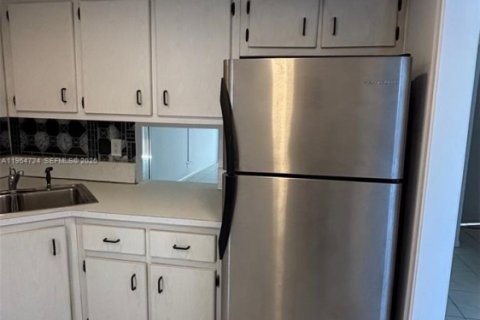 Condominio en alquiler en Plantation, Florida, 2 dormitorios, 76.92 m2 № 2026319 - foto 5