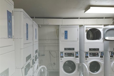 Condominio en alquiler en Plantation, Florida, 2 dormitorios, 76.92 m2 № 2026319 - foto 24