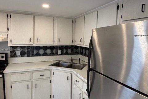 Condominio en alquiler en Plantation, Florida, 2 dormitorios, 76.92 m2 № 2026319 - foto 3