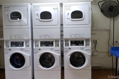 Condominio en alquiler en Plantation, Florida, 2 dormitorios, 76.92 m2 № 2026319 - foto 23