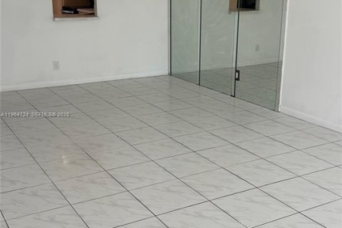 Condominio en alquiler en Plantation, Florida, 2 dormitorios, 76.92 m2 № 2026319 - foto 11