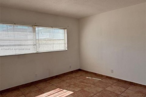 Condominio en alquiler en Plantation, Florida, 2 dormitorios, 76.92 m2 № 2026319 - foto 17