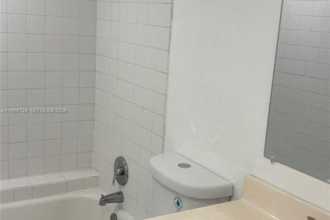 Condominio en alquiler en Plantation, Florida, 2 dormitorios, 76.92 m2 № 2026319 - foto 14