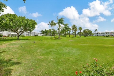 Villa ou maison à vendre à Pompano Beach, Floride: 2 chambres, 128.02 m2 № 2411984 - photo 29