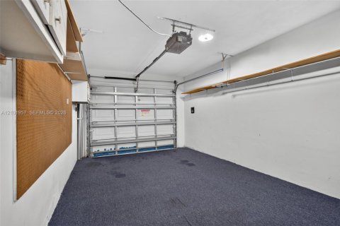 Villa ou maison à vendre à Pompano Beach, Floride: 2 chambres, 128.02 m2 № 2411984 - photo 23