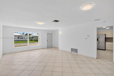 Villa ou maison à vendre à Pompano Beach, Floride: 2 chambres, 128.02 m2 № 2411984 - photo 4