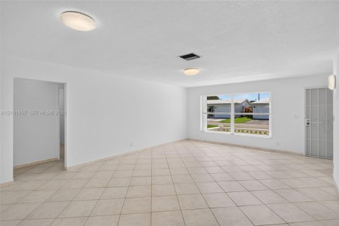 Villa ou maison à vendre à Pompano Beach, Floride: 2 chambres, 128.02 m2 № 2411984 - photo 6