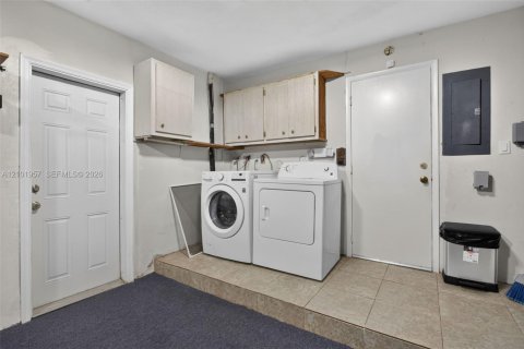 Villa ou maison à vendre à Pompano Beach, Floride: 2 chambres, 128.02 m2 № 2411984 - photo 24