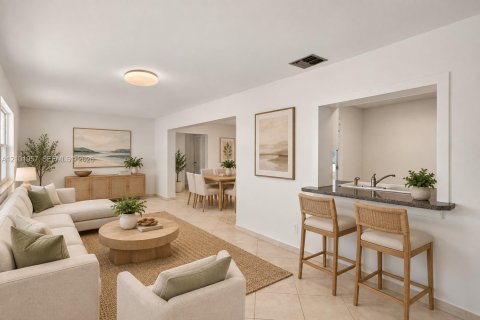 Villa ou maison à vendre à Pompano Beach, Floride: 2 chambres, 128.02 m2 № 2411984 - photo 12