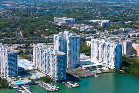 Copropriété à vendre à Aventura, Floride: 1 chambre, 71.16 m2 № 2026574 - photo 23