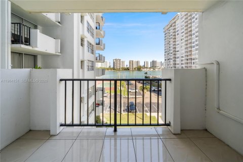 Copropriété à vendre à Aventura, Floride: 1 chambre, 71.16 m2 № 2026574 - photo 19