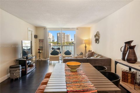 Copropriété à vendre à Aventura, Floride: 1 chambre, 71.16 m2 № 2026574 - photo 2