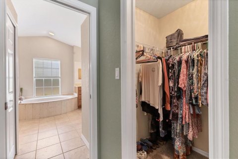 House in Port Charlotte, Florida 5 bedrooms, 259.57 sq.m. № 1548742 - photo 15