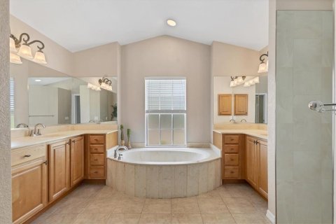 House in Port Charlotte, Florida 5 bedrooms, 259.57 sq.m. № 1548742 - photo 16