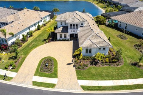 House in Bradenton, Florida 5 bedrooms, 343.92 sq.m. № 1587269 - photo 3