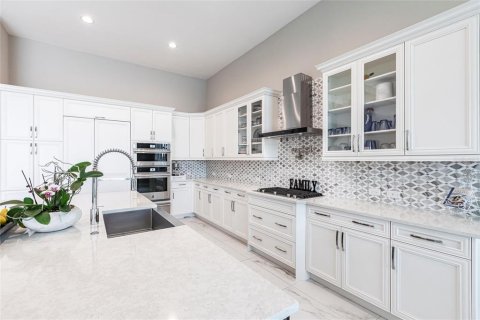 House in Bradenton, Florida 5 bedrooms, 343.92 sq.m. № 1587269 - photo 21
