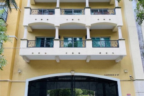 Condominio en venta en Coral Gables, Florida, 2 dormitorios, 111.67 m2 № 1964615 - foto 2