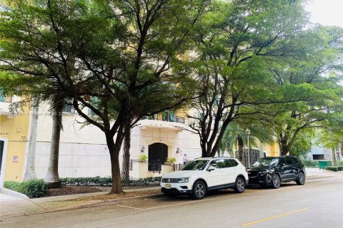 Condominio en venta en Coral Gables, Florida, 2 dormitorios, 111.67 m2 № 1964615 - foto 1