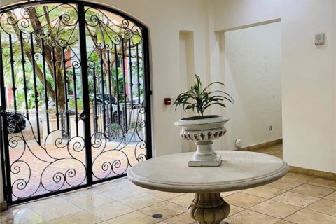 Condominio en venta en Coral Gables, Florida, 2 dormitorios, 111.67 m2 № 1964615 - foto 3
