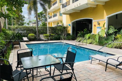 Condominio en venta en Coral Gables, Florida, 2 dormitorios, 111.67 m2 № 1964615 - foto 17