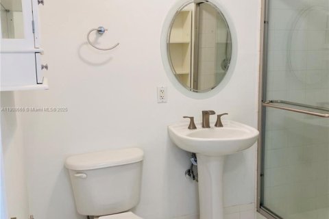 Condominio en venta en Coral Gables, Florida, 2 dormitorios, 111.67 m2 № 1964615 - foto 12