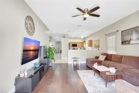 House in Orlando, Florida 4 bedrooms, 202.53 sq.m. № 1212105 - photo 13