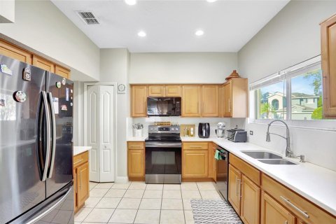 House in Orlando, Florida 4 bedrooms, 202.53 sq.m. № 1212105 - photo 10