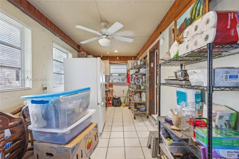 Casa en venta en Hialeah, Florida, 2 dormitorios, 145.3 m2 № 2062259 - foto 15