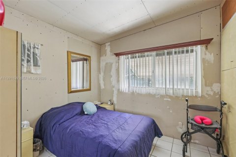 Casa en venta en Hialeah, Florida, 2 dormitorios, 145.3 m2 № 2062259 - foto 20