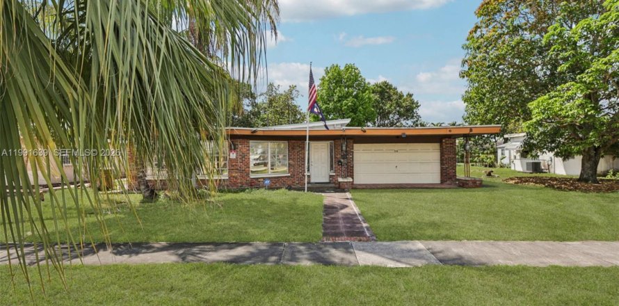 Casa en Hialeah, Florida 2 dormitorios, 145.3 m2 № 2062259
