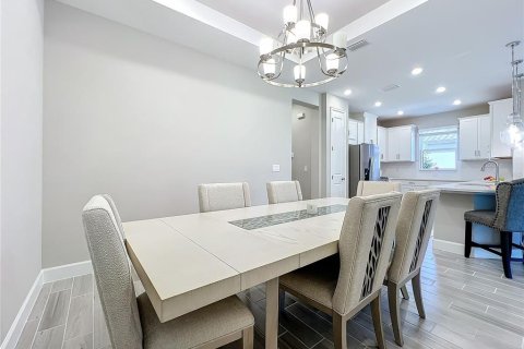 Casa en alquiler en Sarasota, Florida, 2 dormitorios, 142.42 m2 № 1857854 - foto 17