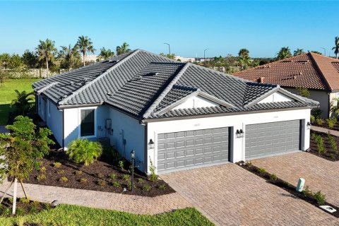 Casa en alquiler en Sarasota, Florida, 2 dormitorios, 142.42 m2 № 1857854 - foto 1