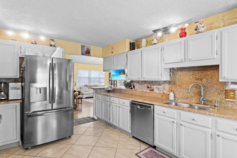 Casa en venta en Rockledge, Florida, 3 dormitorios, 194.72 m2 № 1590671 - foto 4