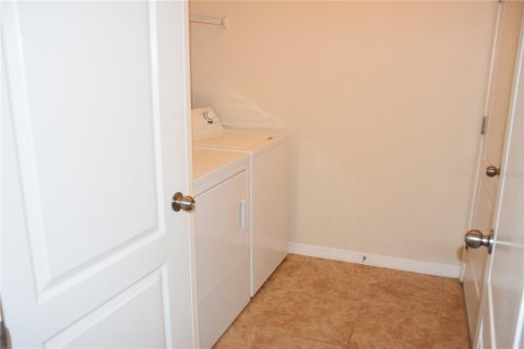 Casa en alquiler en Orlando, Florida, 3 dormitorios, 141.68 m2 № 1901017 - foto 26